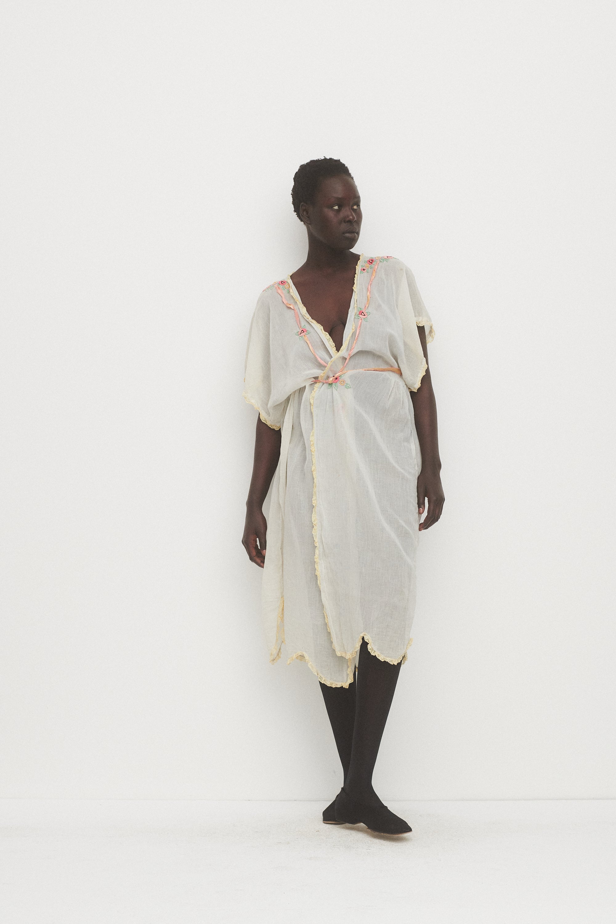 Floral Embroidered Robe - Desert Vintage