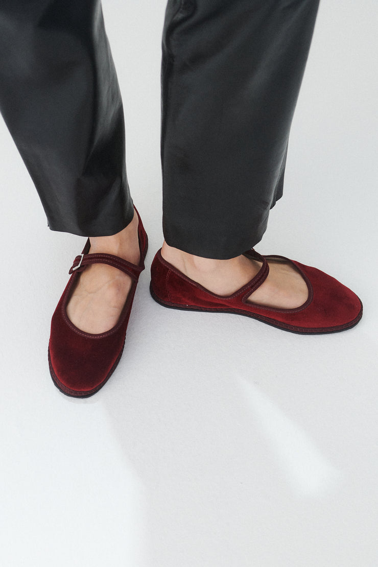 Vibi Venezia Velvet Mary Janes - Bordeux - Desert Vintage