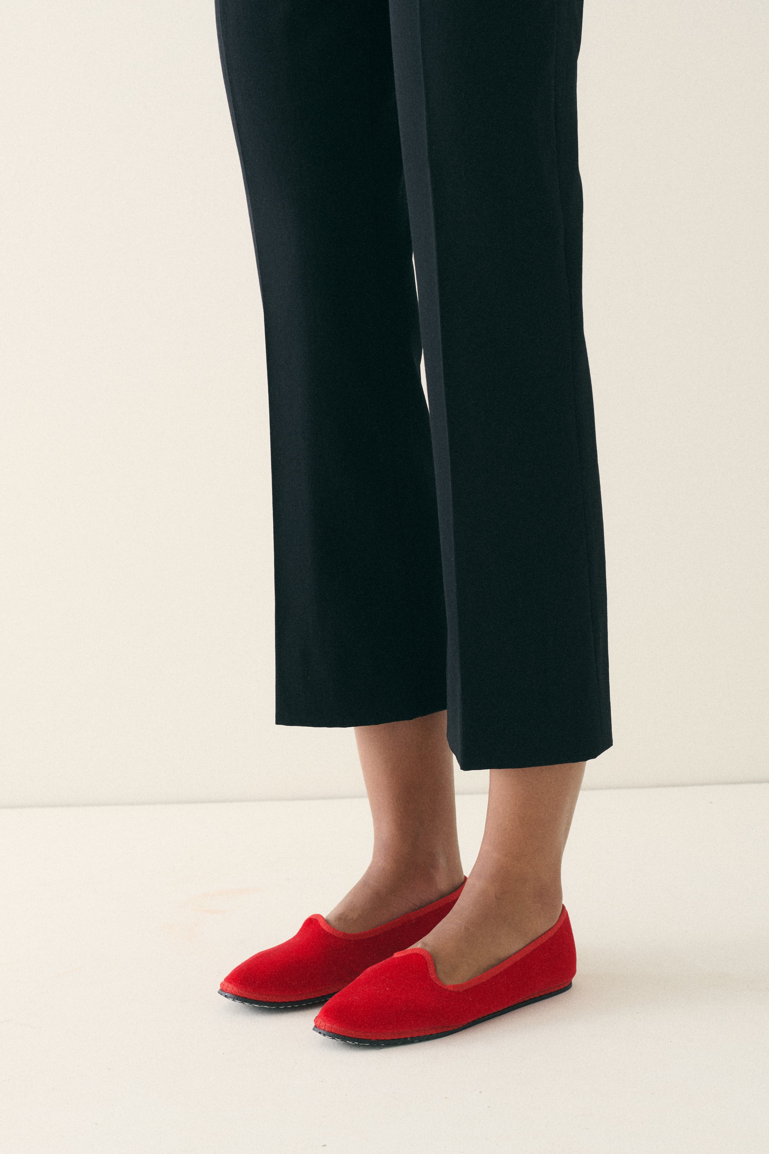 Vibi Venezia Velvet Loafers - Rosso - Desert Vintage