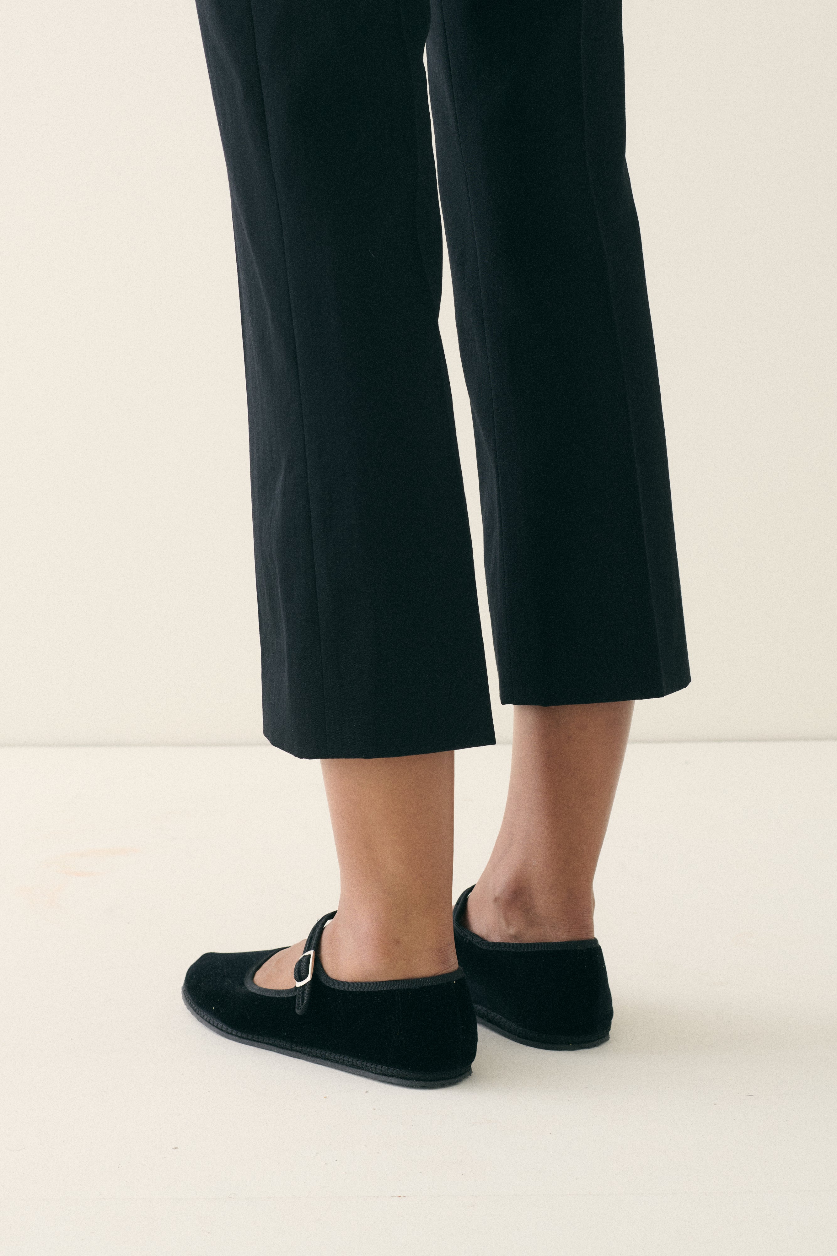 Vibi Venezia Velvet Mary Janes - Nero - Desert Vintage