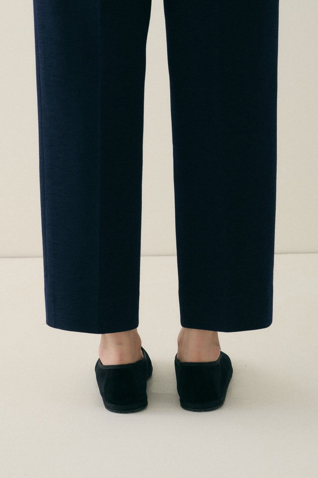 Vibi Venezia Velvet Loafers - Nero - Desert Vintage