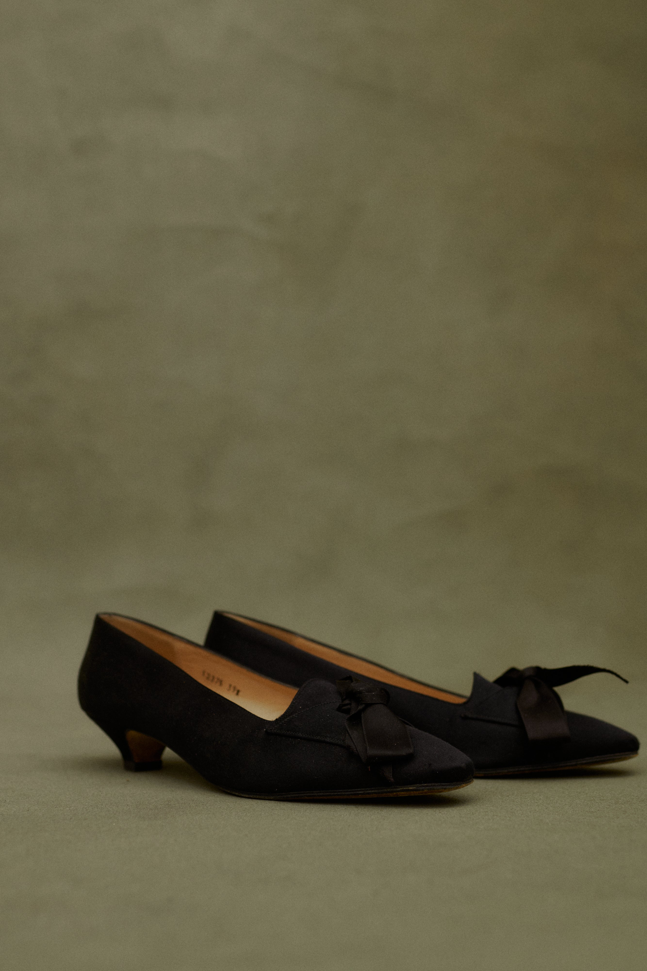 Manolo Blahnik Black Kitten Heel - Desert Vintage