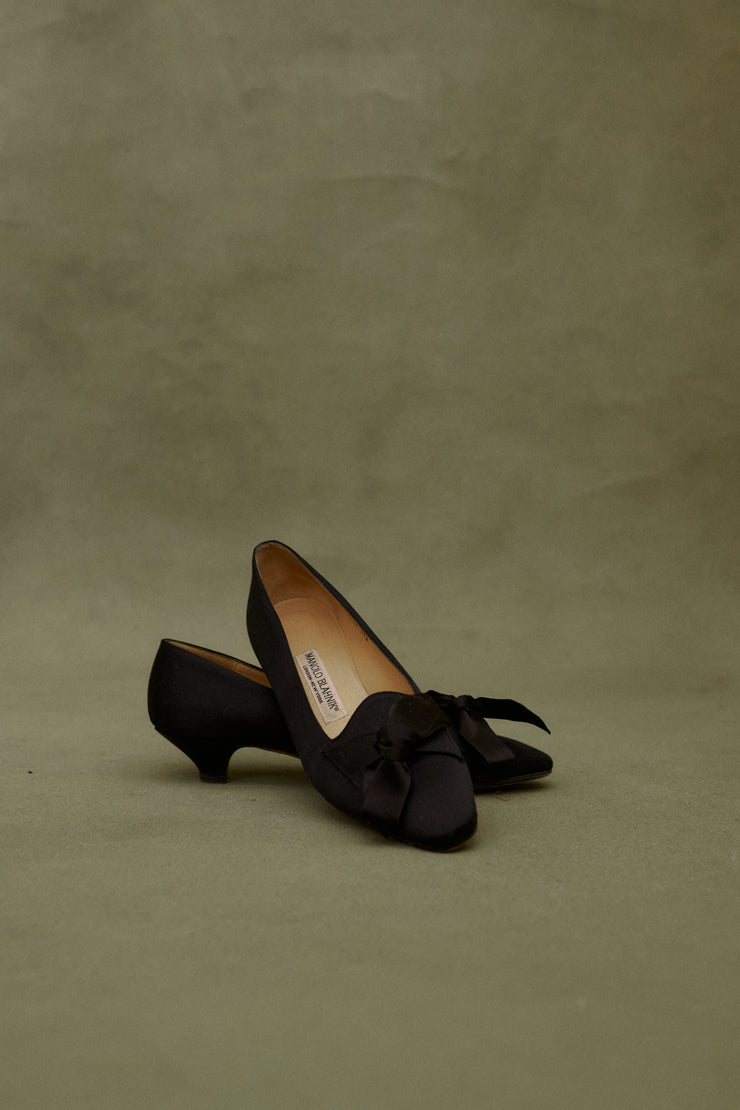 Manolo Blahnik Black Kitten Heel - Desert Vintage