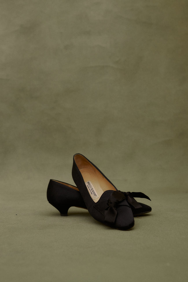 Manolo Blahnik Black Kitten Heel - Desert Vintage