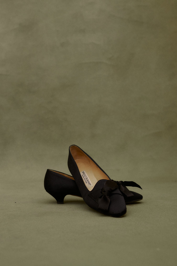 Manolo Blahnik Black Kitten Heel - Desert Vintage