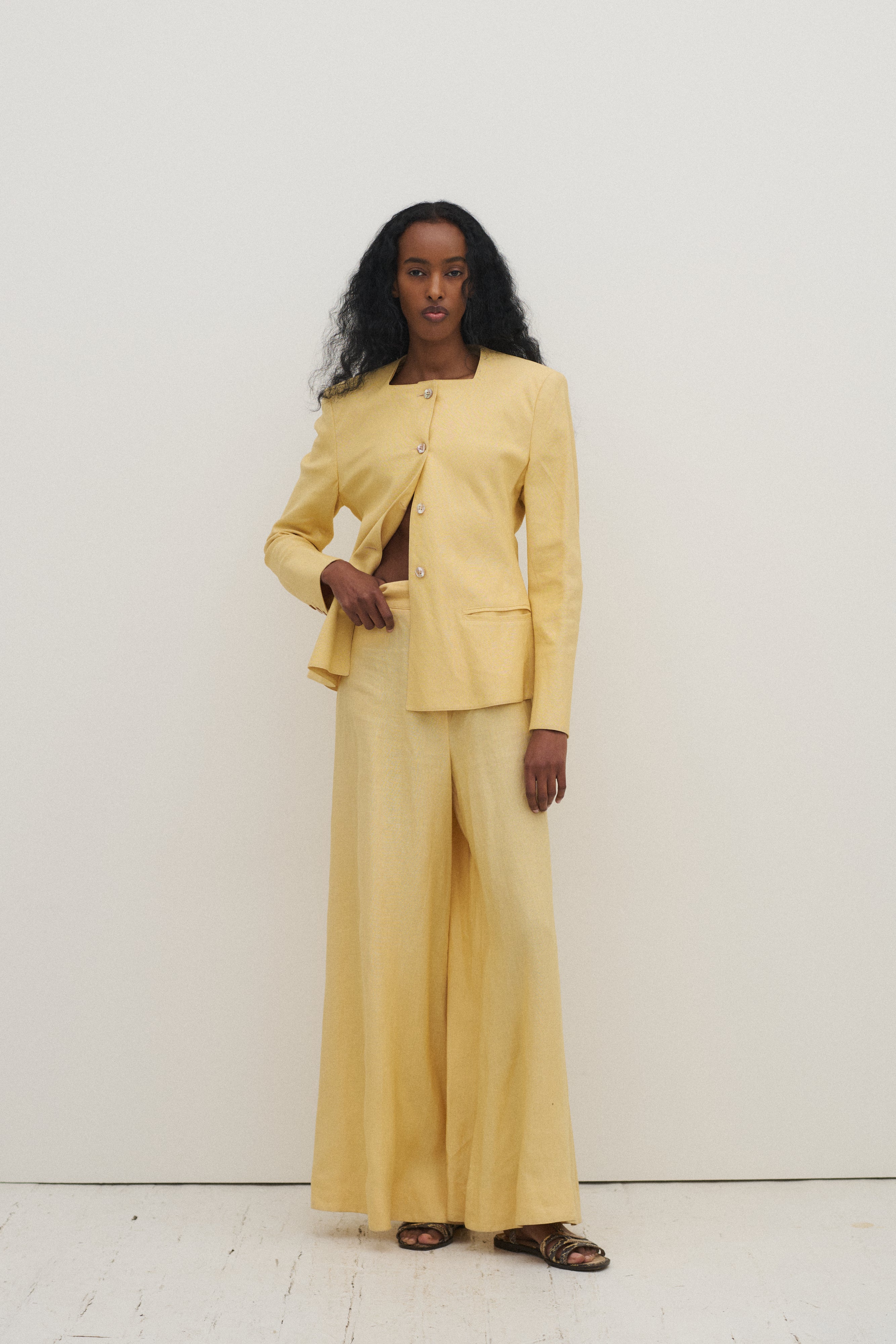 Montana Linen Butter Suit - Desert Vintage