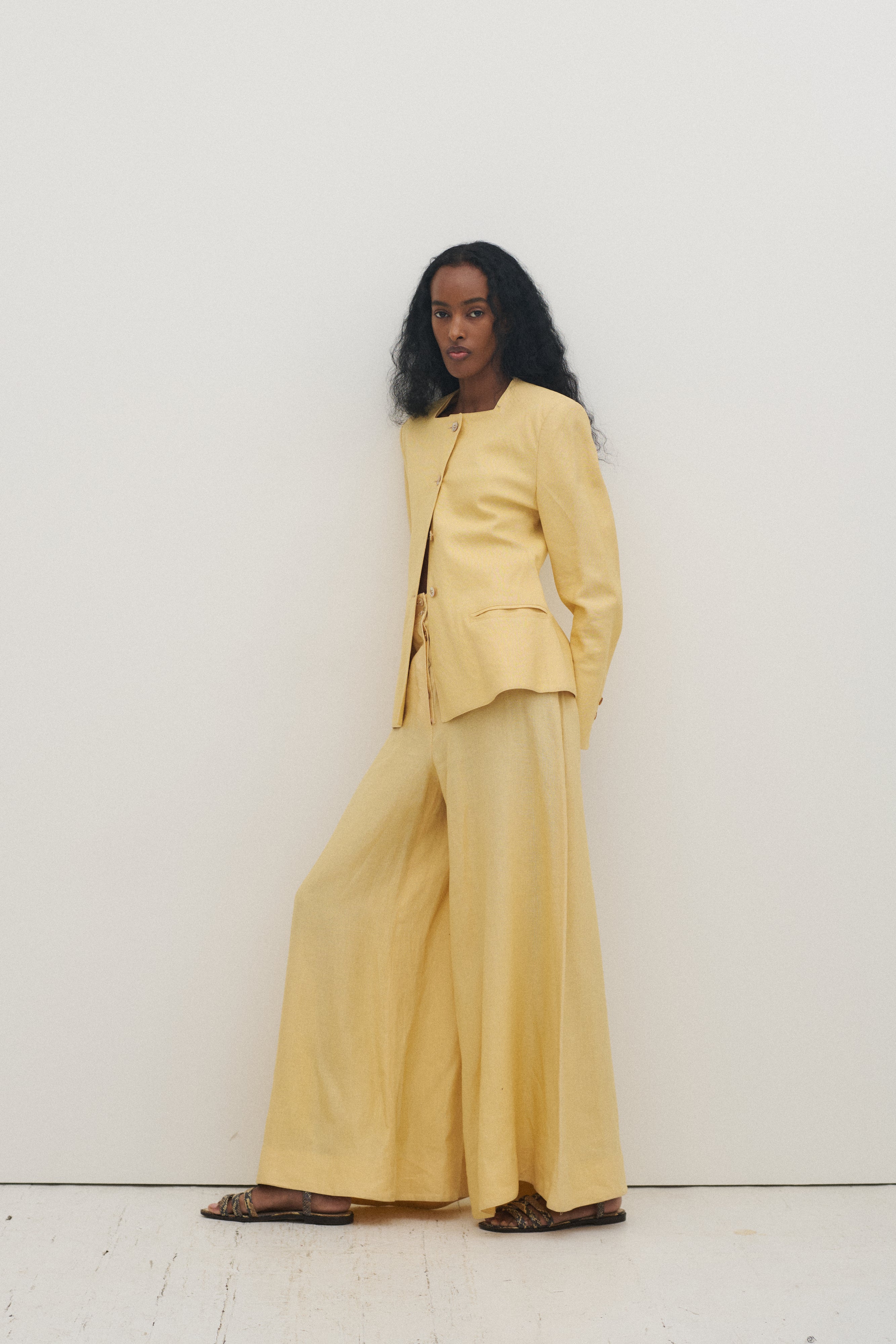 Montana Linen Butter Suit - Desert Vintage