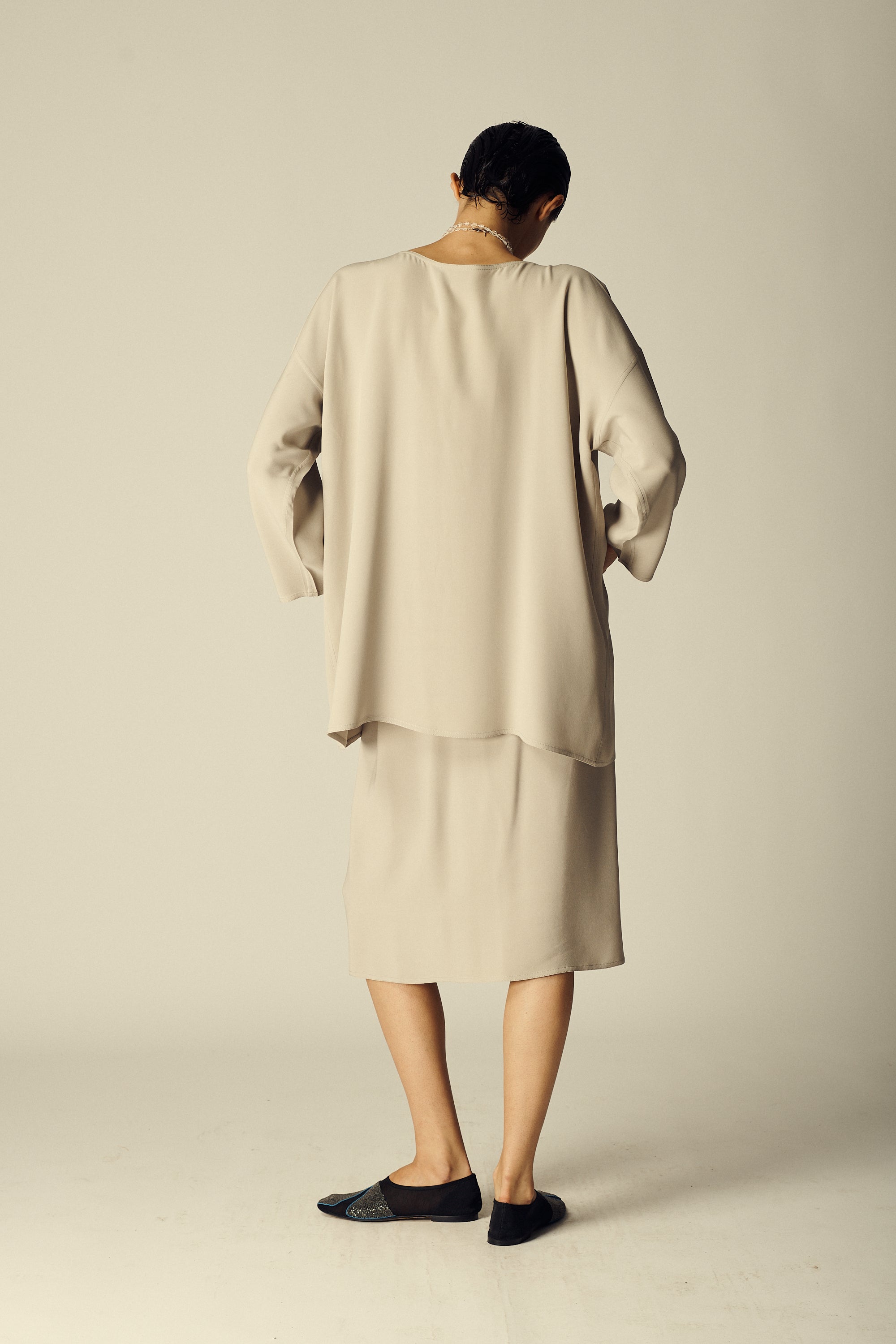 Zoran Dove Grey Silk Ensemble - Desert Vintage